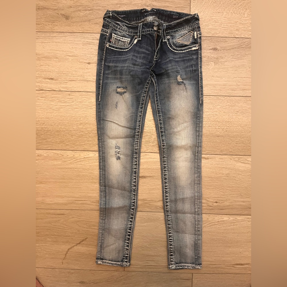 Vigoss size 26 Blue Jeans with Embroidered Pockets